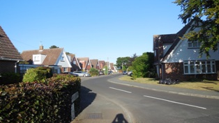 Hartley Kent: Dickens Close, entrance