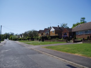 Hartley Kent: Springcroft - Middle of Road looking to Manor Drive